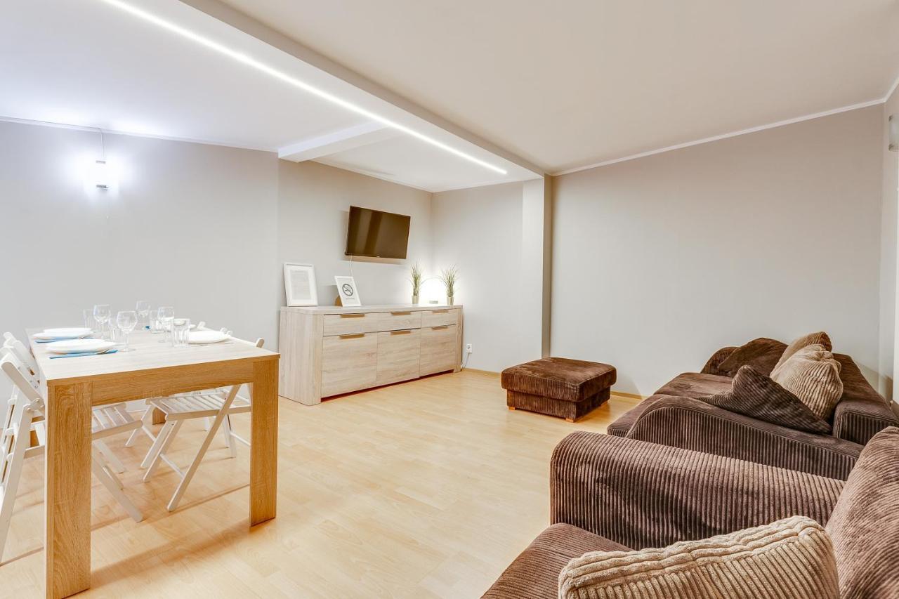 Apartament Poddasze Przy Palmiarni กลีวิตเซ ภายนอก รูปภาพ